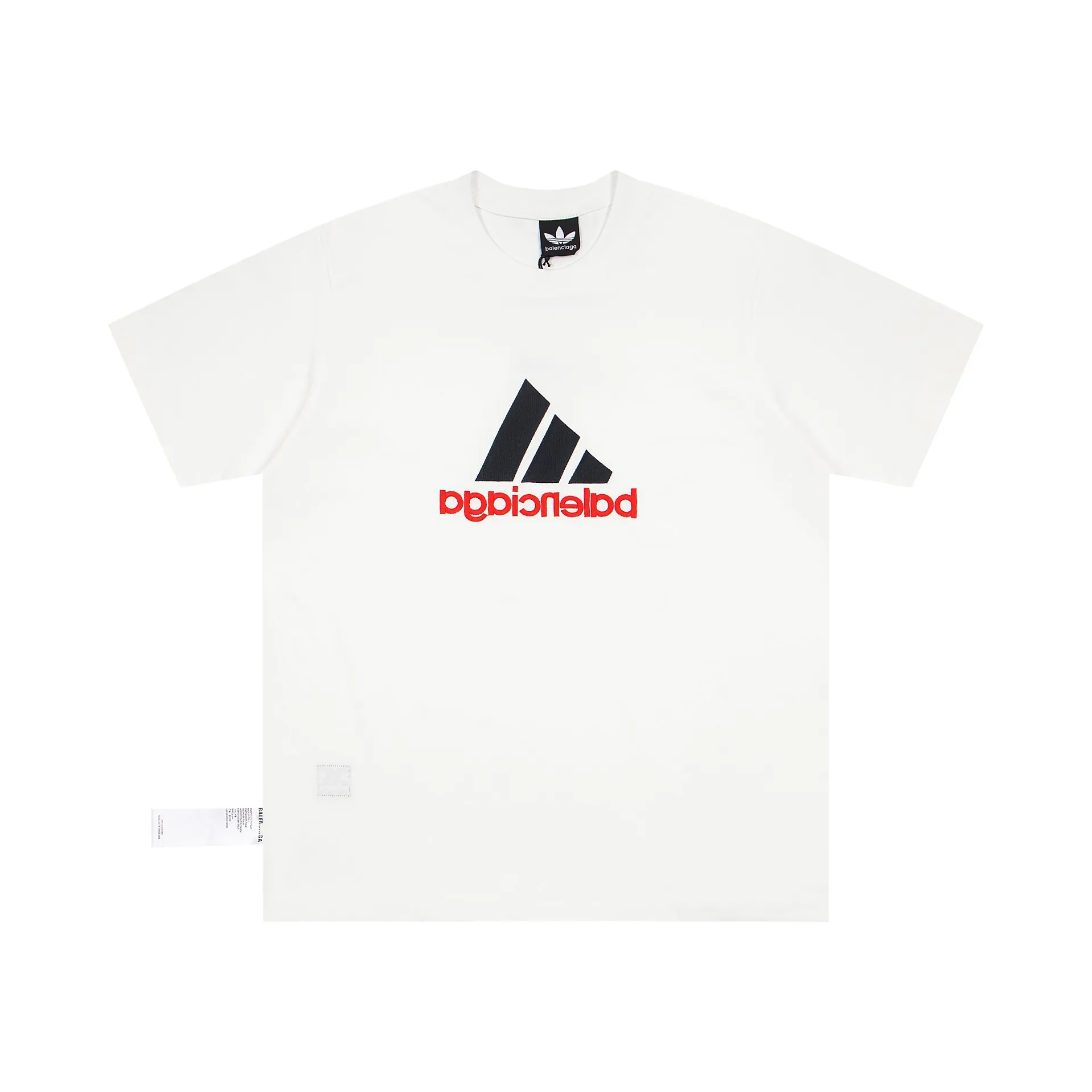 New batch number: G 805 Balenciaga × Adidas Balenciaga co-branded Adidas model Round neck short-sleeved T-shirt with Classic letter embroidery on the chest [Little Red Book Hot Sale｜Celebrity Same Style｜Co-branded triangle logo letter embroidery] 1️⃣ Made of 26 counts of 270g pure cotton double yarn fabric, soft and skin-friendly, breathable and not stuffy, Oversize loose version, covering the flesh and making you look slimmer! 2️⃣ Co-branded iconic elements, simple street yet high-end, White single color, highly recognizable, different from ordinary versions on the market 3️⃣ Seiko Quality 3 cm 12-pin foreign trade grade wiring, 1:1 customized accessories, complete three labels, complete collar label, washing label, and hangtag Color: White Men's and women's Same Style Size: S / M / L / XL ⚠️ Size recommendation: The version is a little too big. If you like the slimming effect, it is recommended to take a smaller size. The error of manual measurement is about 3cm.